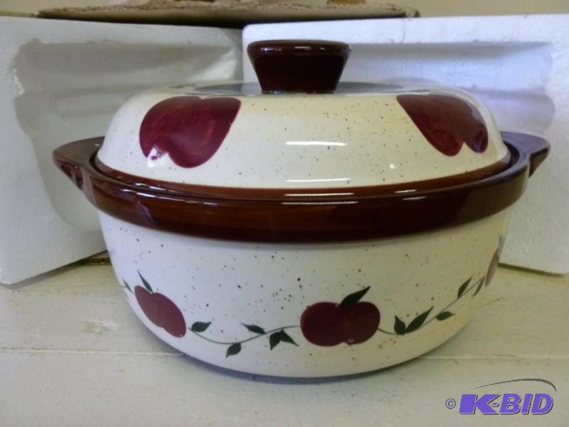 Large apple design casserole bakewa...