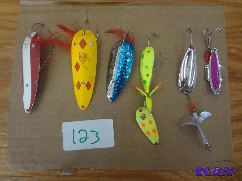 lot 123 image: (7) Various Spoon Lures...
