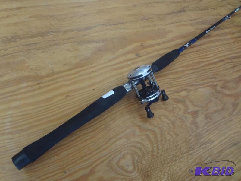 lot 16 image: Like New Abu-Garcia 6500C Casting R...
