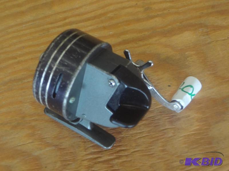 lot 204 image: Vintage Spin-Cast Reel...