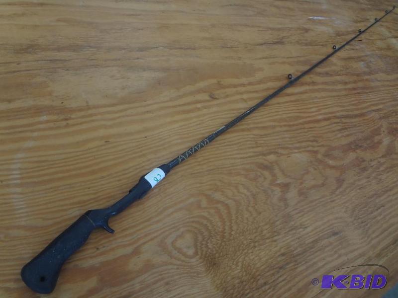 lot 27 image: Vintage Abu-Garcia 56" Castin...