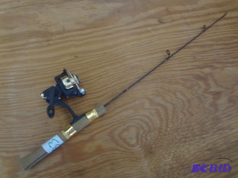 lot 33 image: Pinnacle Bonz Spinning Ice Rod &...