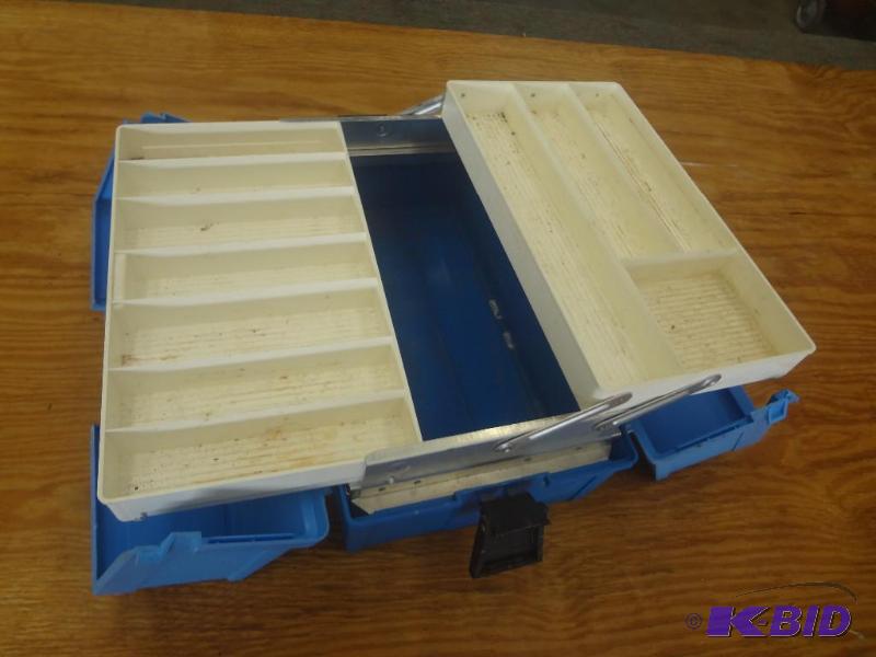 lot 59 image: UMCO Multi-Compartment Tackle Box...