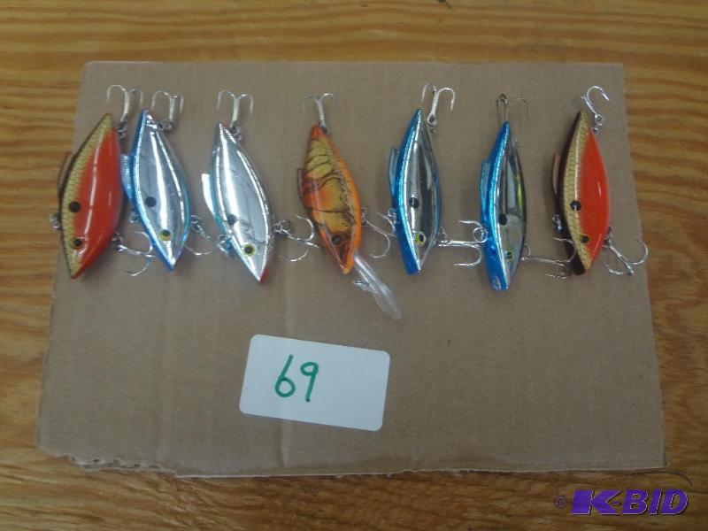 lot 69 image: (7) Crankbait Lures...