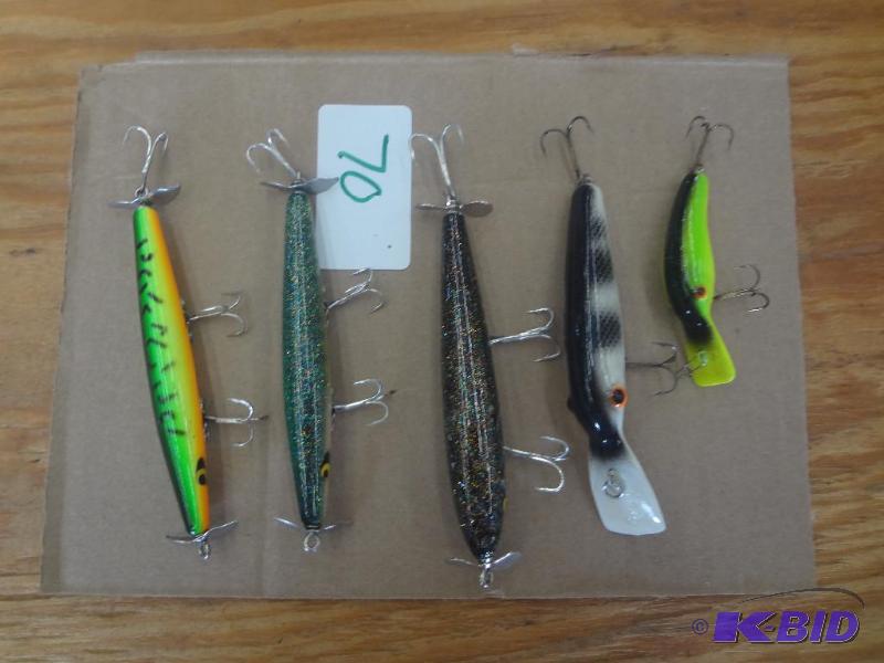lot 70 image: (5) Crankbait Lures...