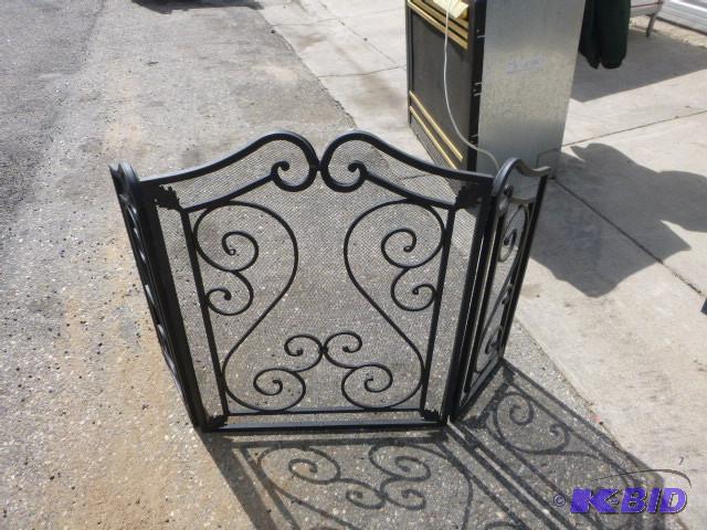 lot 115 image: Fireplace Guard...