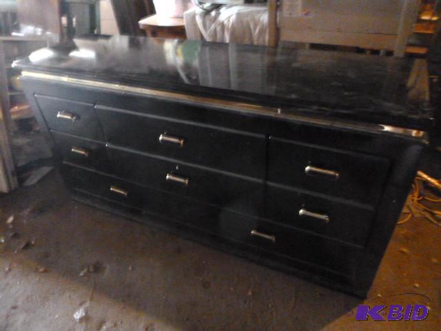 lot 119 image: Black 8 Drawer Dresser 34" X 6...