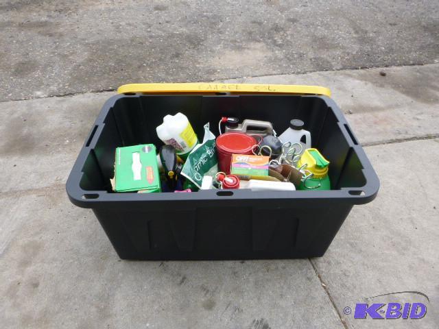 lot 154 image: Tote Full of Miscellaneous Garage F...