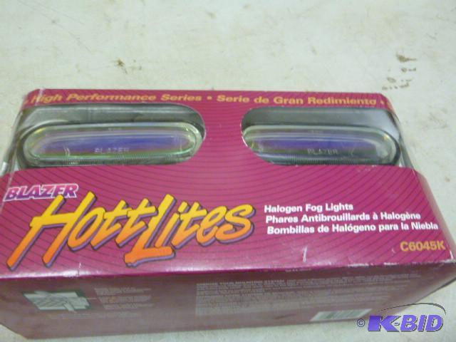lot 16 image: Blazer Hott&nbspLites Halogen Fog ...