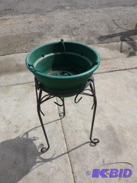 lot 162 image: Planter Stand...