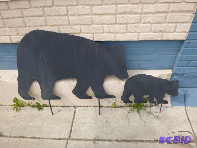 lot 163 image: 2 Metal Bear Yard Decorations...