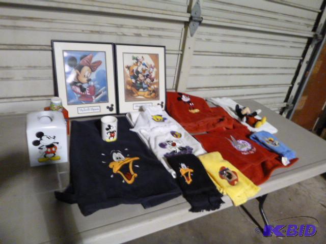 lot 183 image: Miscellaneous Loony Tunes and Micke...