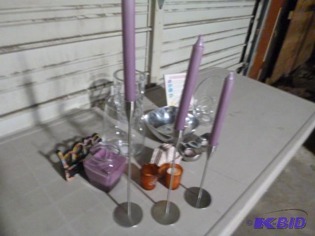 lot 192 image: Lot of Miscellaneous Home Decor...
