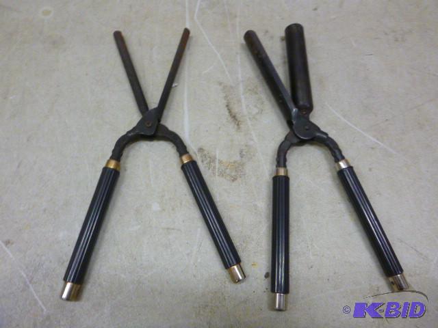 lot 71 image: 2 Vintage Curling Irons...