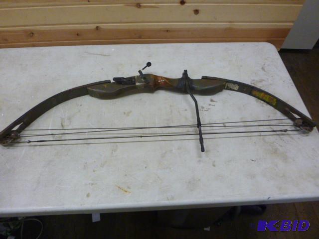 lot 87 image: Compound Bow...