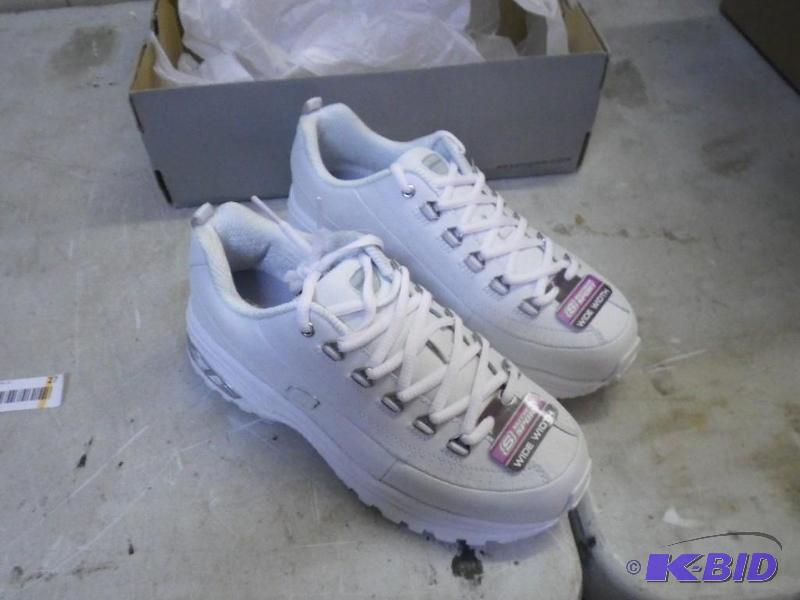 Skechers shoes, size 8...