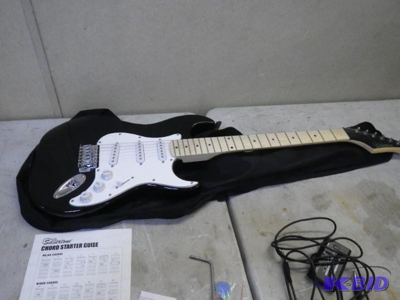 Silvertone electric guitar, looks n...