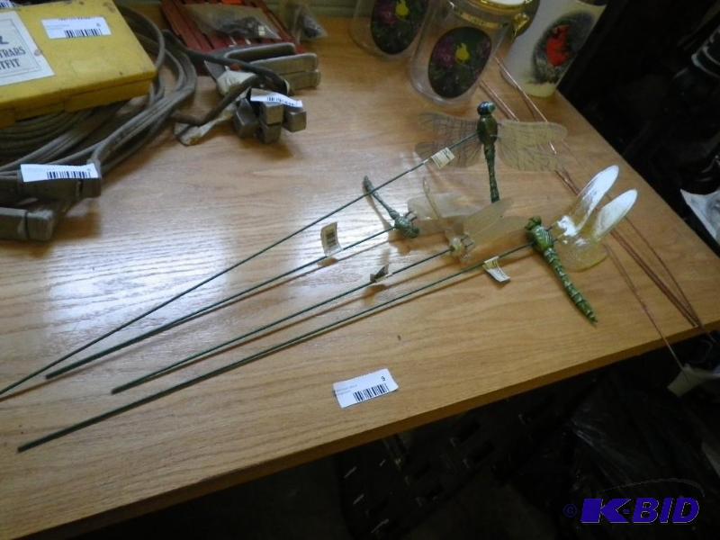 4 garden decorations...