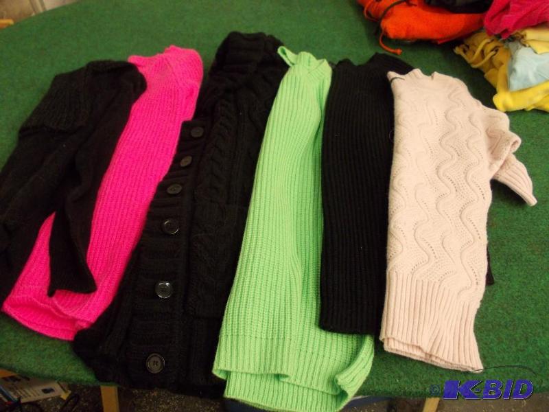 6 Chunky Sweaters Size SM...