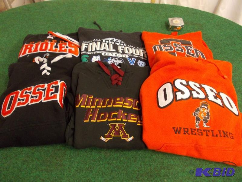 6 Hoodies Size SM...