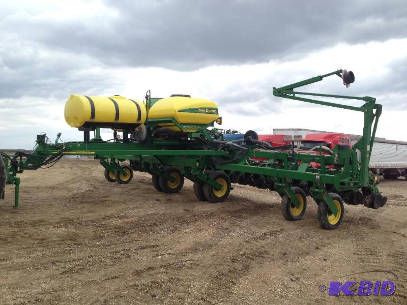 John Deere 1760 Planter