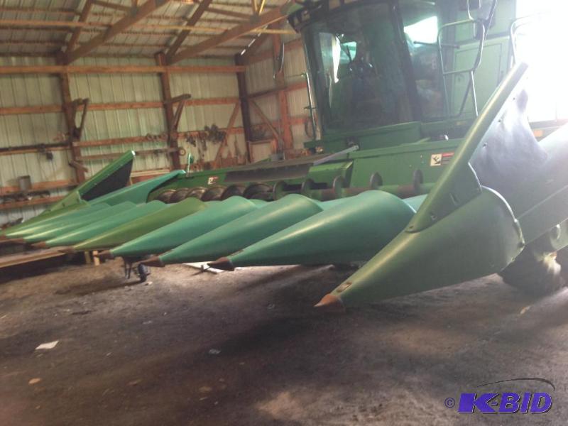 2001 John Deer 893 Corn Head