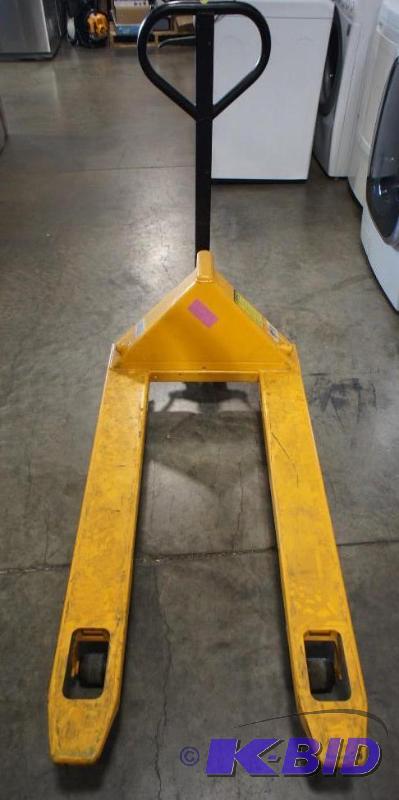 lot 3 image: Pallet Jack 4,000 lb  Needs some w...