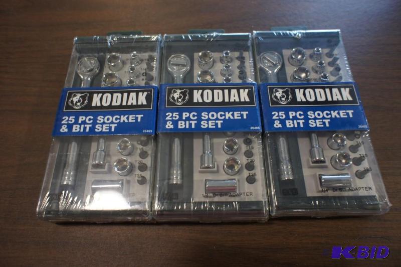 lot 36 image: New In packages Kodiak 25 piece soc...