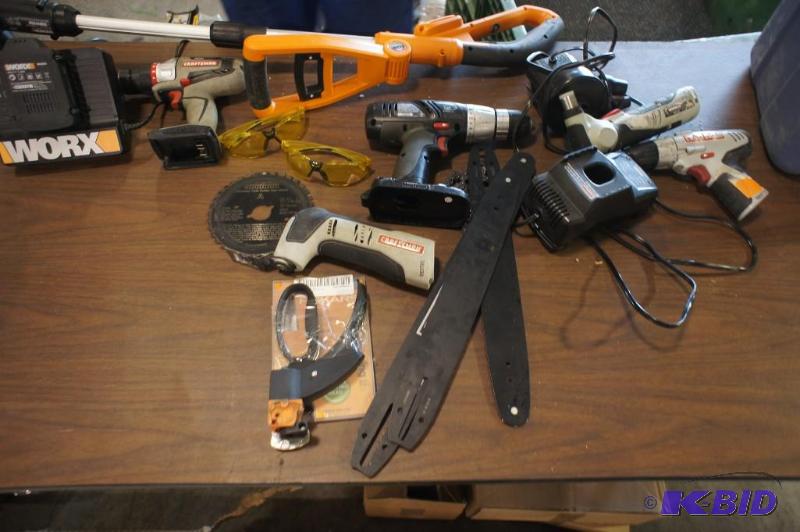 lot 42 image: Worx Batter  Weed whip Safety gla...