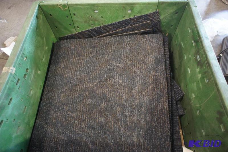 lot 43 image: Carpet Squares approx 35  Each squ...