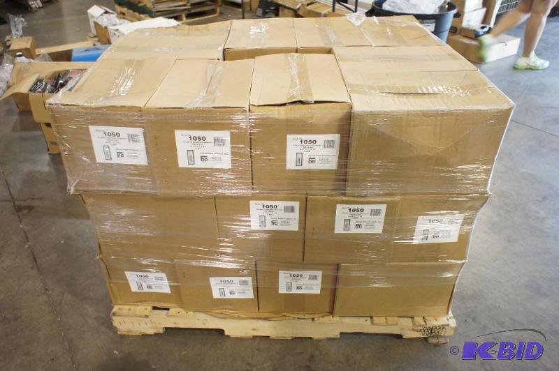 lot 52 image: Sandwich bags approx 30,000  whole...