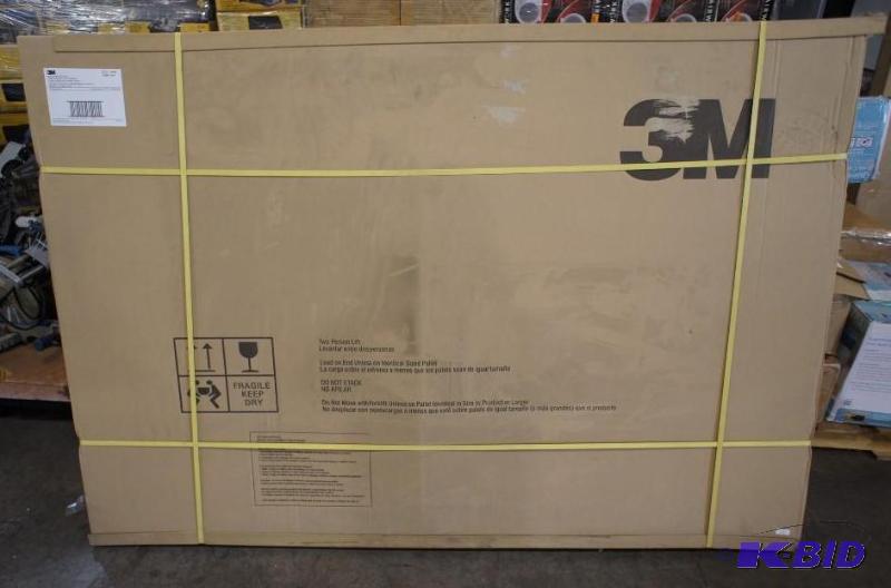 lot 72 image: New in box 3M Dry Erase Board  6 ...
