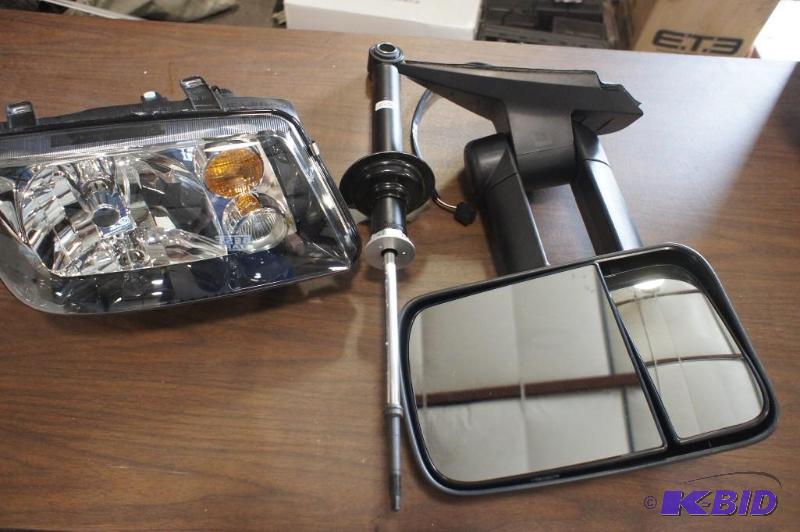 lot 83 image: Hella Headlight #963-596-00  Big T...