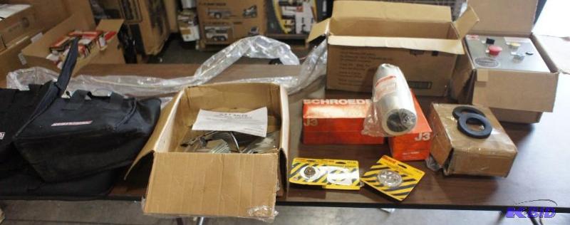 lot 94 image: Craftsman tool bags  fuel brake li...