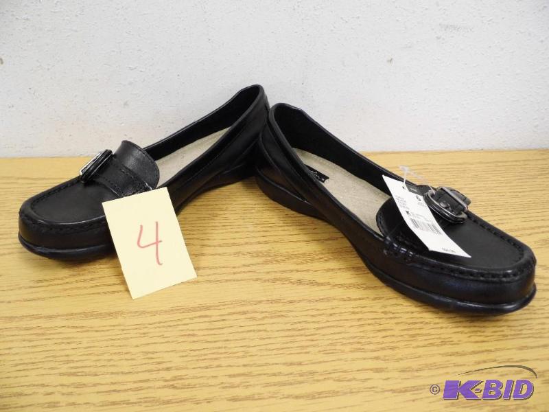 Thom McAn Womens Leather Shoes