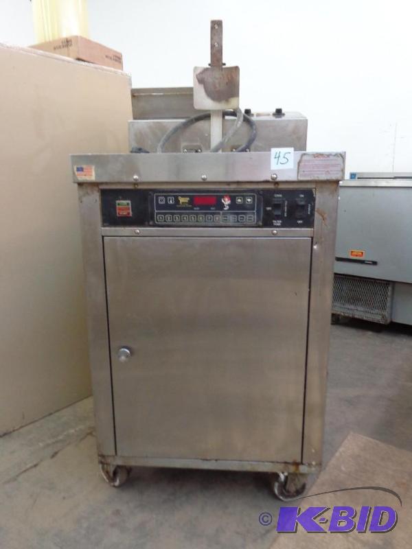 lot 4 image: Chester Fryer&nbspDeep Fryer Model...