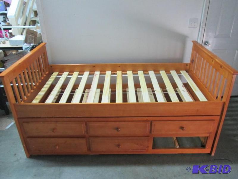 Captains Bed with Trundle & Storage Drawers