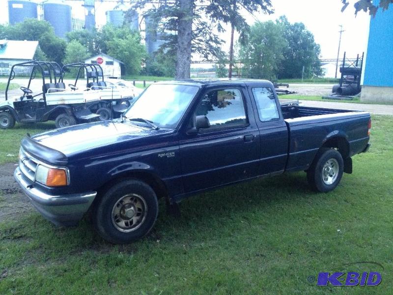 lot 5 image: 1996 Ford Ranger XLT 5 Speed Manual