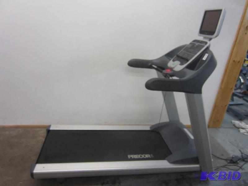 Precor 9.32 Light Commercial Treadmill. with Cardio Theater TV