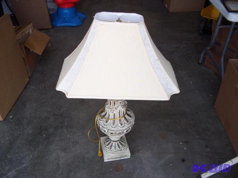 Decor Lamp Consignor states works...