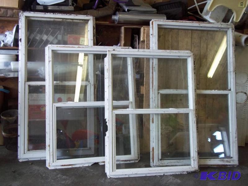 Set of 4 Vinyl Windows with Screens...
