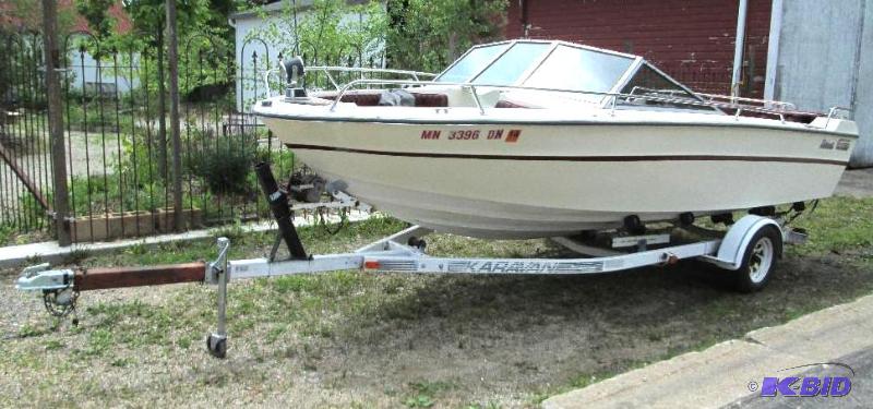 lot 1 image: Webbcraft boat with on-board motor,...