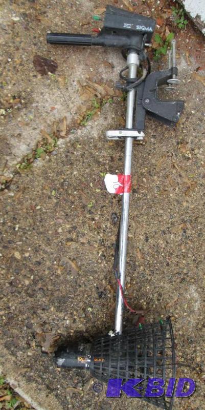 lot 10 image: Shakespear Sigma 19 Lb thrust troll...