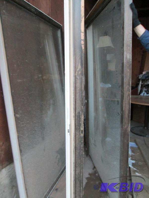 lot 138 image: Lot of 3 double pane glass patio do...