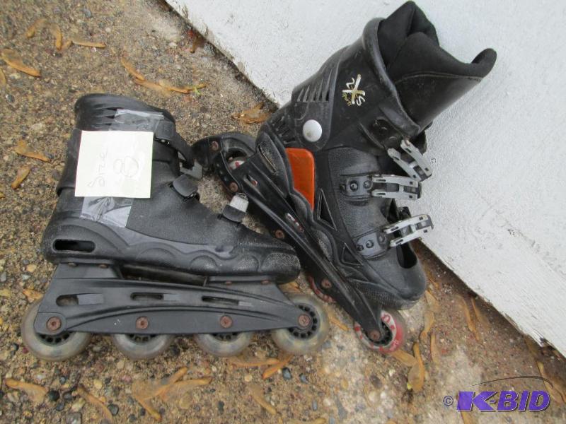 lot 27 image: Z S Sports size 8 roller blades, ju...
