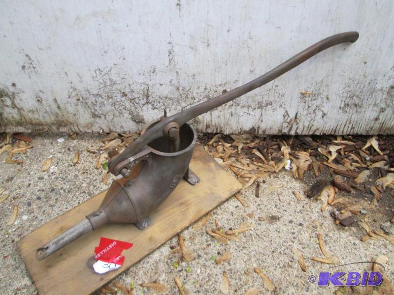 lot 30 image: Sausage stuffer...