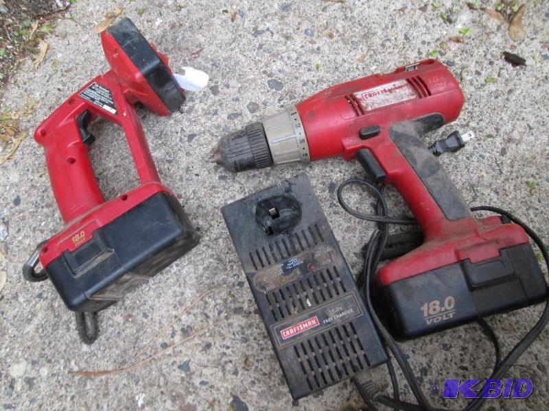 lot 31 image: Craftsman cordless drill and flashl...