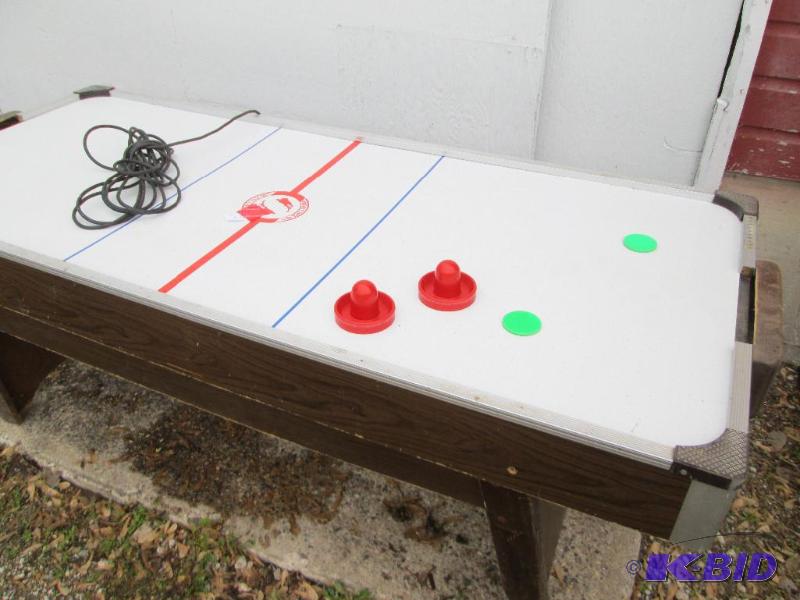 lot 35 image: Air hockey table, works, includes a...