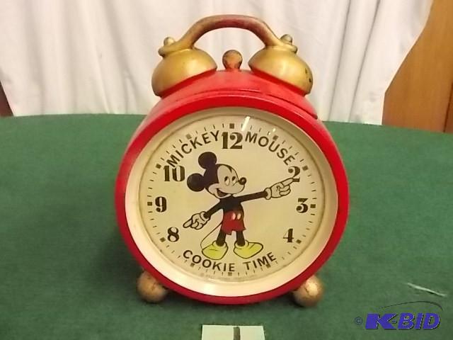 lot 1 image: Walt Disney Mickey Mouse Cookie Tim...