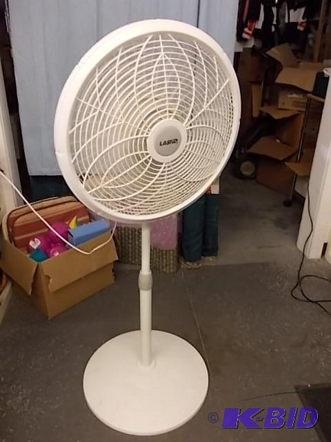 lot 28 image: Lasko Adjustable Height, Oscillatin...